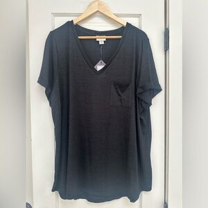 NWT AVA AND VIV BLACK TSHIRT PLUS SIZE TEE